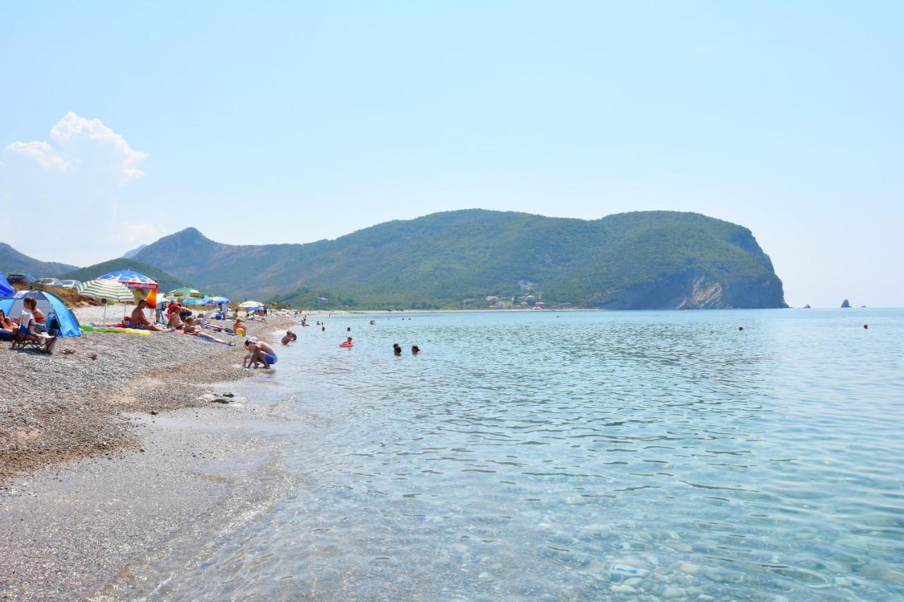 Apartments Siljak Petrovac Eksteriør bilde