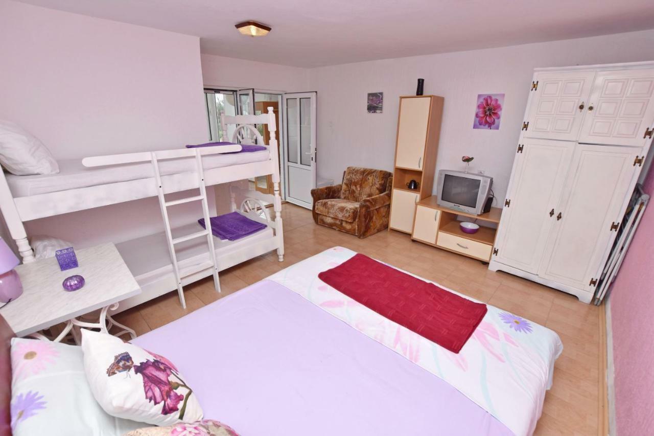 Apartments Siljak Petrovac Eksteriør bilde