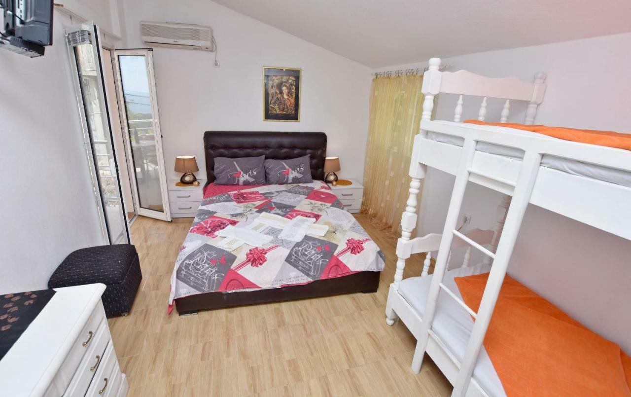 Apartments Siljak Petrovac Eksteriør bilde